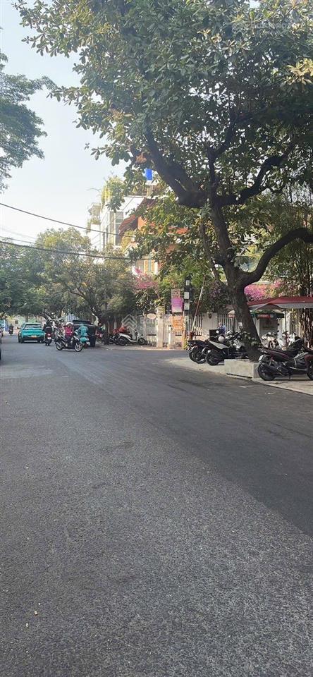 Hoa hồng 1% . bán nhà mặt phố đường d2