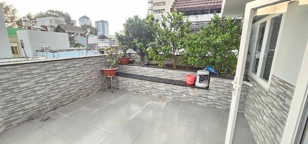 Sát mặt tiền đường ba hạt, ngay chợ ngtriphuong, ngang 5,3m chỉ hơn 8 tỷ