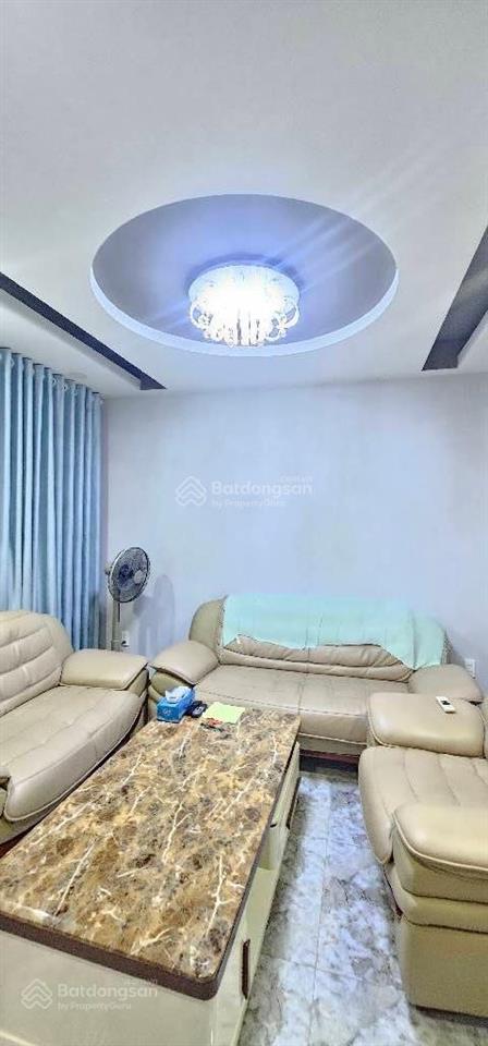 Sát mặt tiền đường ba hạt, ngay chợ ngtriphuong, ngang 5,3m chỉ hơn 8 tỷ