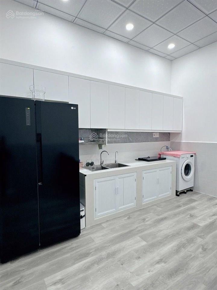 Bán nhà tân phú  thoại ngọc hầu  111m2  đường nhựa 8m có lề  5pn  xe tải tránh  giá 9,9 tỷ tl