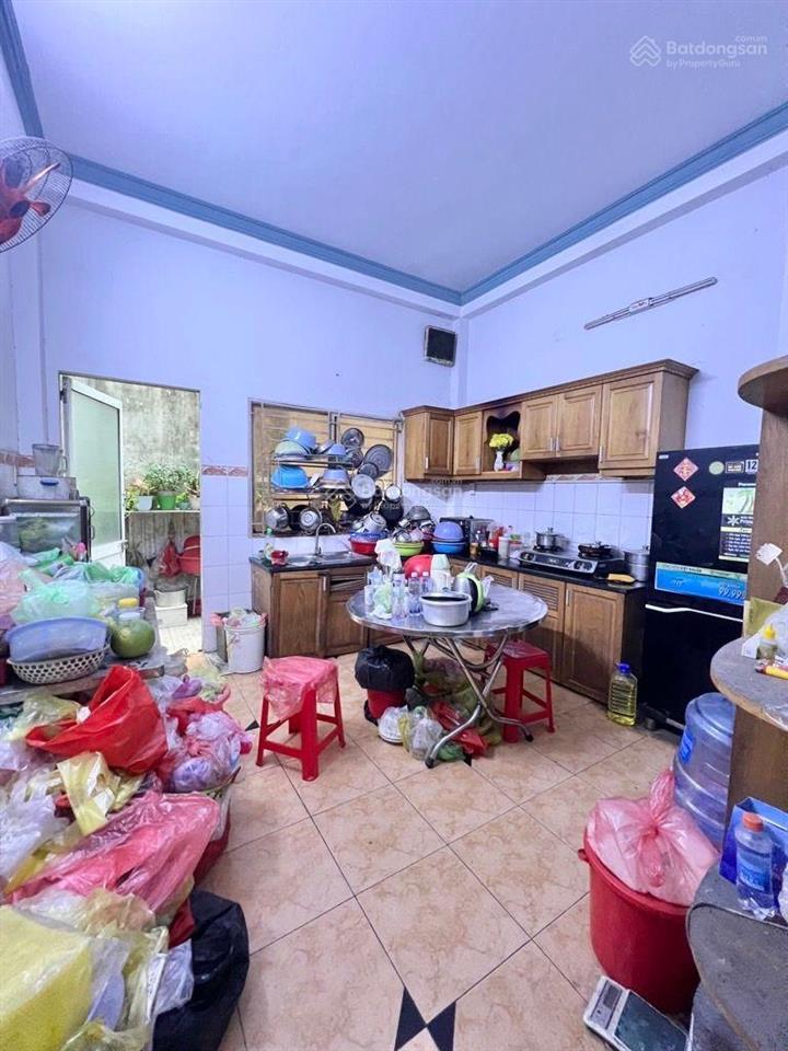 Mặt tiền ngay chợ hiệp tân  tân phú  84m2 (4x21)  3 tầng  4pn  chủ ngộp bank giá 10 tỷ tl