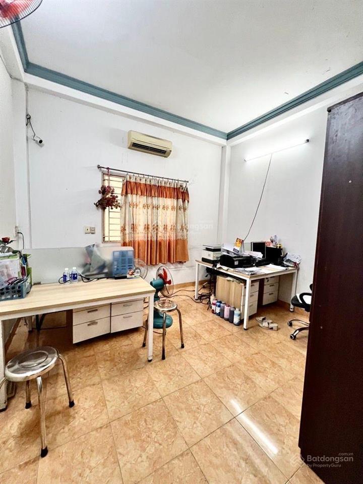 Mặt tiền ngay chợ hiệp tân  tân phú  84m2 (4x21)  3 tầng  4pn  chủ ngộp bank giá 10 tỷ tl
