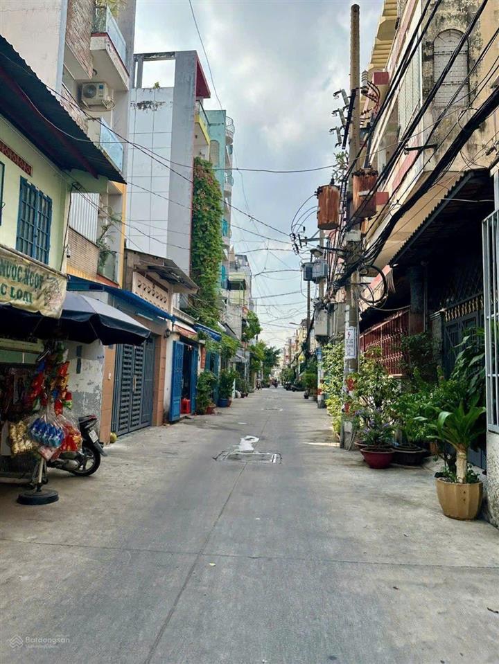 Đất khuông việt  tân phú  giáp quận 11  120m2  hẻm xe tải tránh  kv xây cao tầng  giá 10,5 tỷ