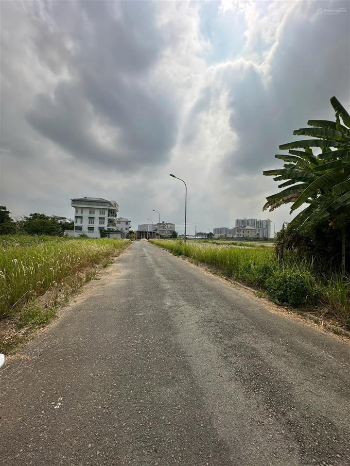 Bán biệt thự liên phường, phước long b, quận 9 giá 25,5 tỷ, 300m2, 14m mặt tiền ngay globalo city