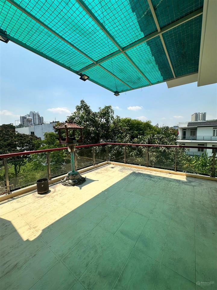 Bán nhà liên phường sát global city 6pn, 4wc tại q2, giá đáy 21,5 tỷ, rộng rãi thoáng mát.