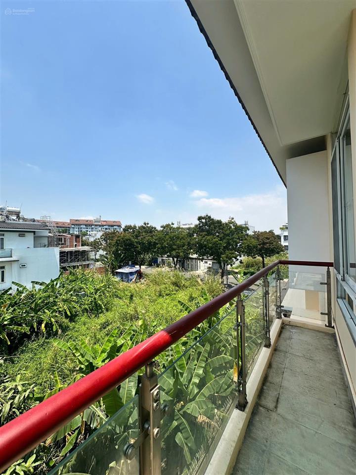 Bán nhà liên phường sát global city 6pn, 4wc tại q2, giá đáy 21,5 tỷ, rộng rãi thoáng mát.