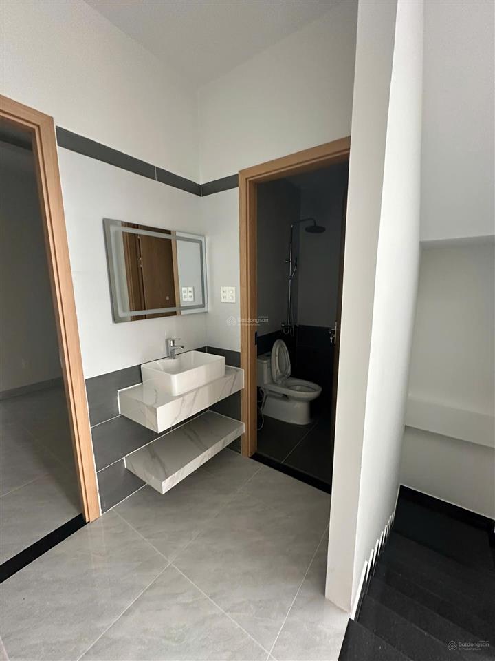 Bán nhà vành đai 2  sát nguyễn duy trinh  3lầu, 60m2 tại long trường, giá siêu hời 7,6 tỷ.