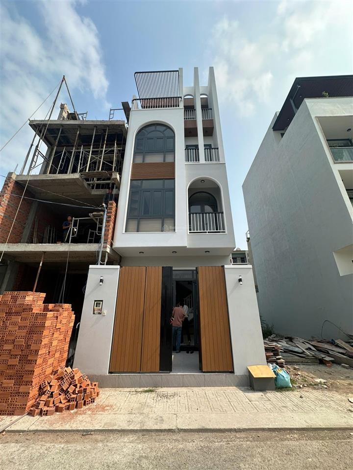 Bán nhà vành đai 2  sát nguyễn duy trinh  3lầu, 60m2 tại long trường, giá siêu hời 7,6 tỷ.