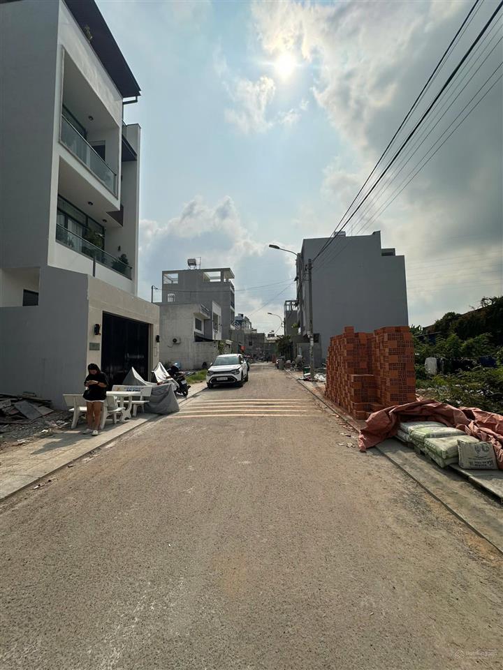 Bán nhà vành đai 2  sát nguyễn duy trinh  3lầu, 60m2 tại long trường, giá siêu hời 7,6 tỷ.