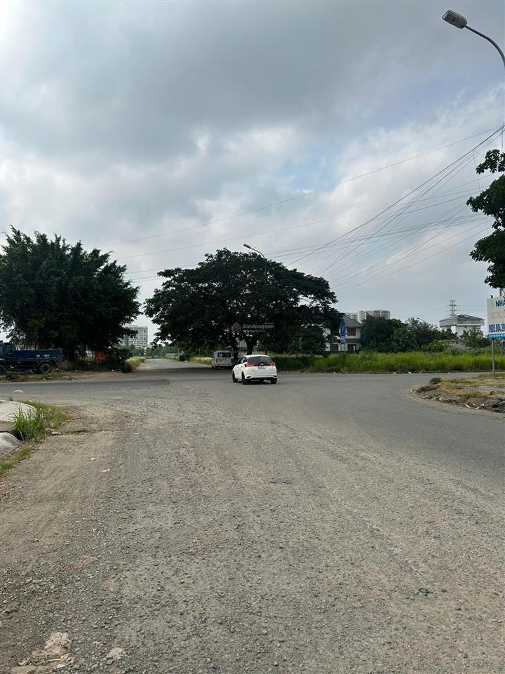 Đất biệt thự global city, góc 2 mặt tiền, đường to nhất dự án 20m, giá chỉ 140tr/m2 bằng chung cư.