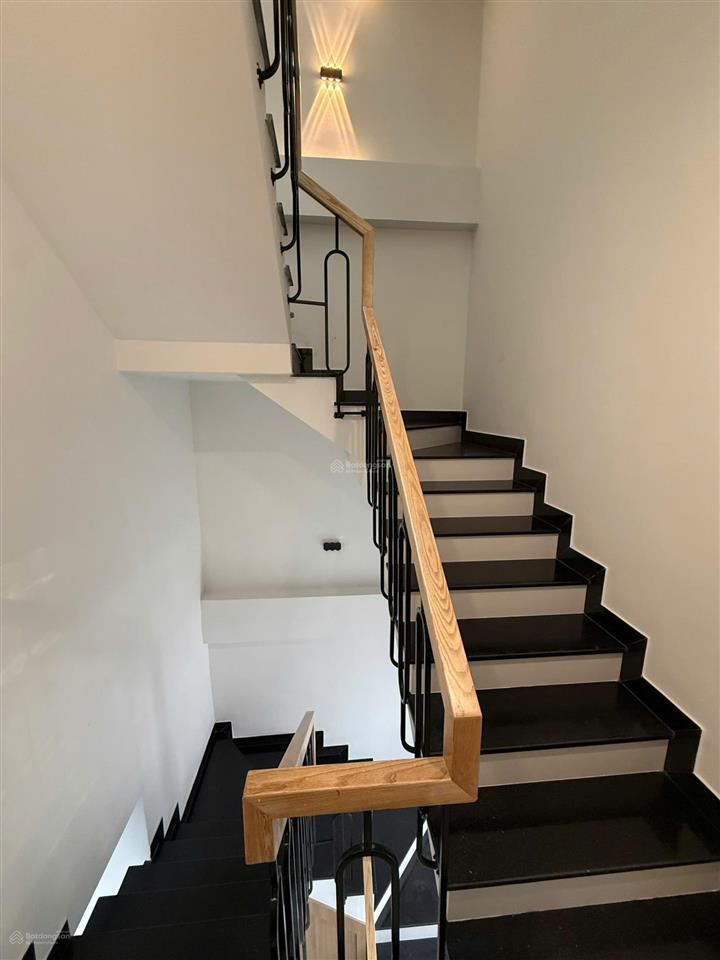 Bán nhà gần nguyễn duy trinh, quận 9, đường 970, 7,15 tỷ, 60m2, 4pn, 3wc, đường 8m, nhà mới.