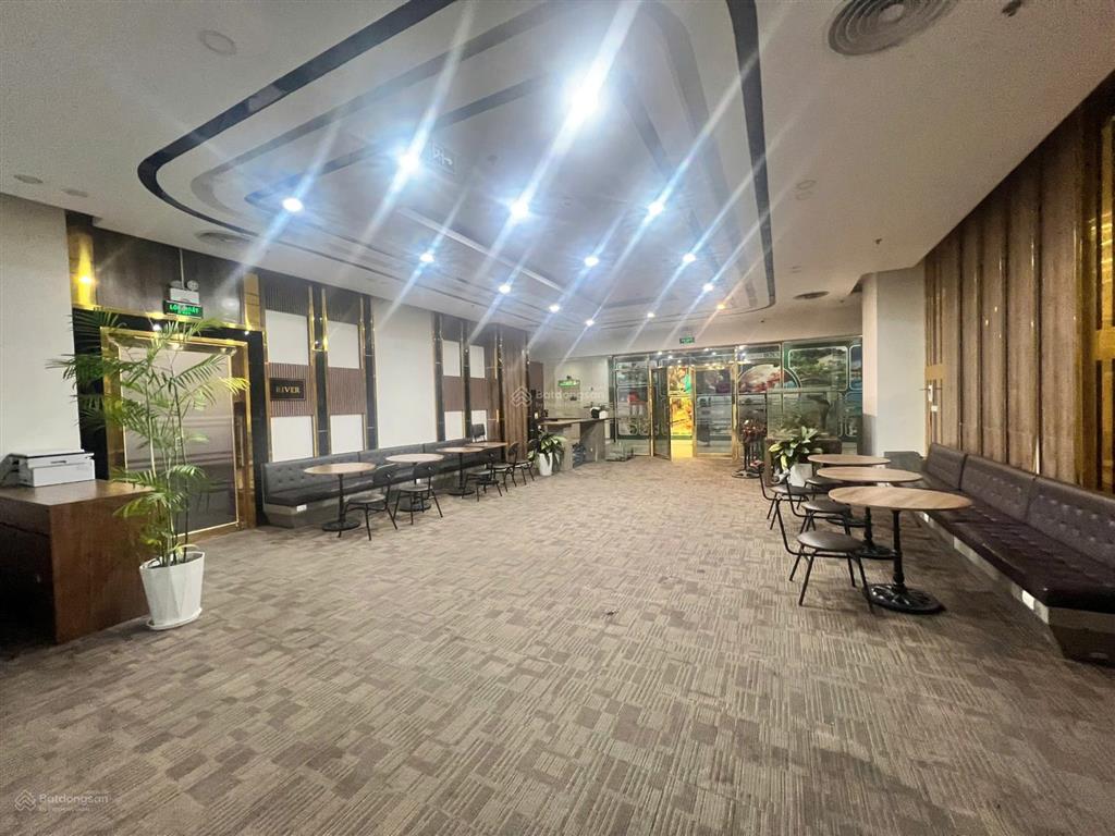 Cho thuê văn phòng tại royal city