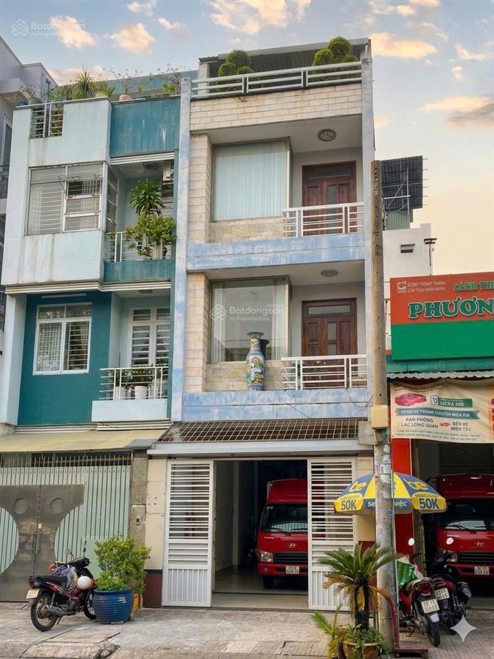 Siêu phẩm nhà 3 tầng st dọn vào ở ngay mt khu bàu cát.dt4,5x18 giá giảm sâu từ 25 tỷ còn 21 tỷ tl