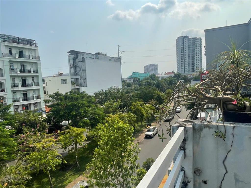 Siêu phẩm nhà 3 tầng st dọn vào ở ngay mt khu bàu cát.dt4,5x18 giá giảm sâu từ 25 tỷ còn 21 tỷ tl