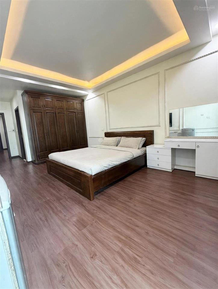 Bán nhà mặt phố tứ hiệp  thanh trì  6 tầng thang máy full nội thất ở ngay  kinh doanh đỉnh.