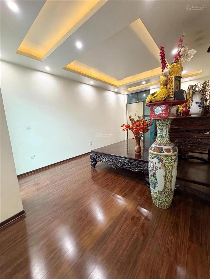 Bán nhà mặt phố tứ hiệp  thanh trì  6 tầng thang máy full nội thất ở ngay  kinh doanh đỉnh.