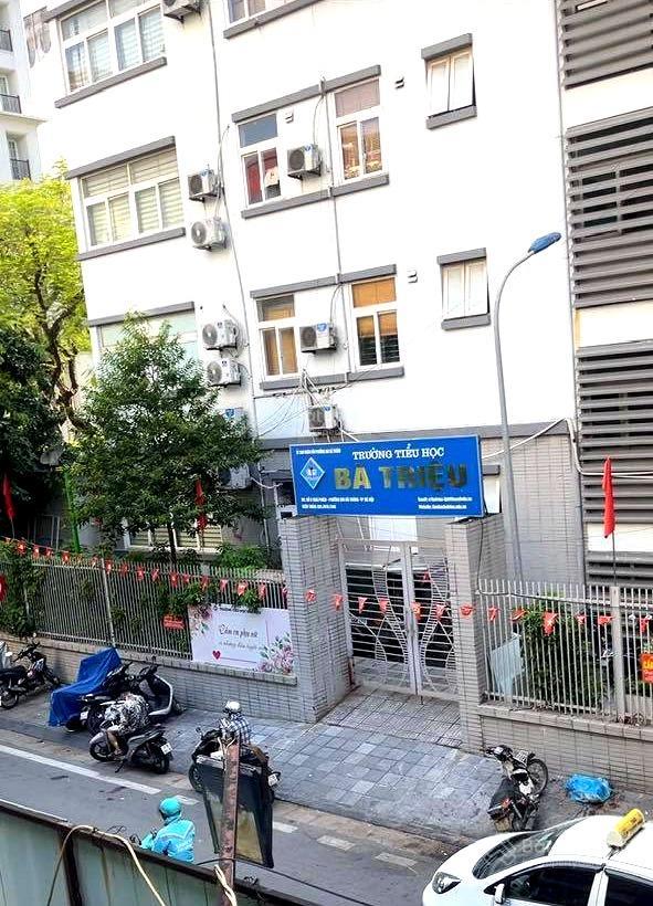 Cho thuê nhà diện homestay 28m ban công thoáng sáng phố mai hắc đế hai bà trưng ở ngay 6triệu/thang