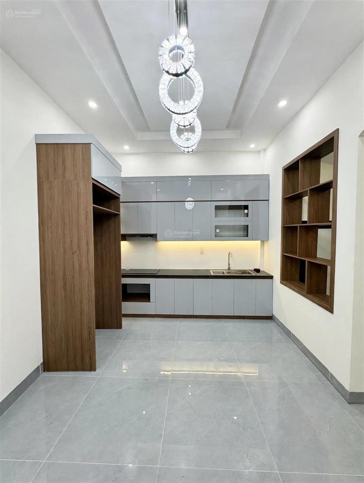Cho thuê nguyên căn 5 tầng 18tr full nội thất cao cấp ôtô đỗ dừng cửa ngày đêm kinh doanh ở ngay