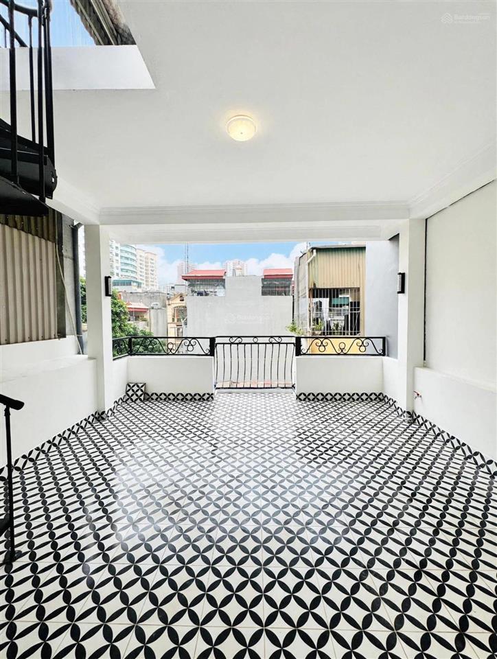 Cho thuê nguyên căn 5 tầng 18tr full nội thất cao cấp ôtô đỗ dừng cửa ngày đêm kinh doanh ở ngay