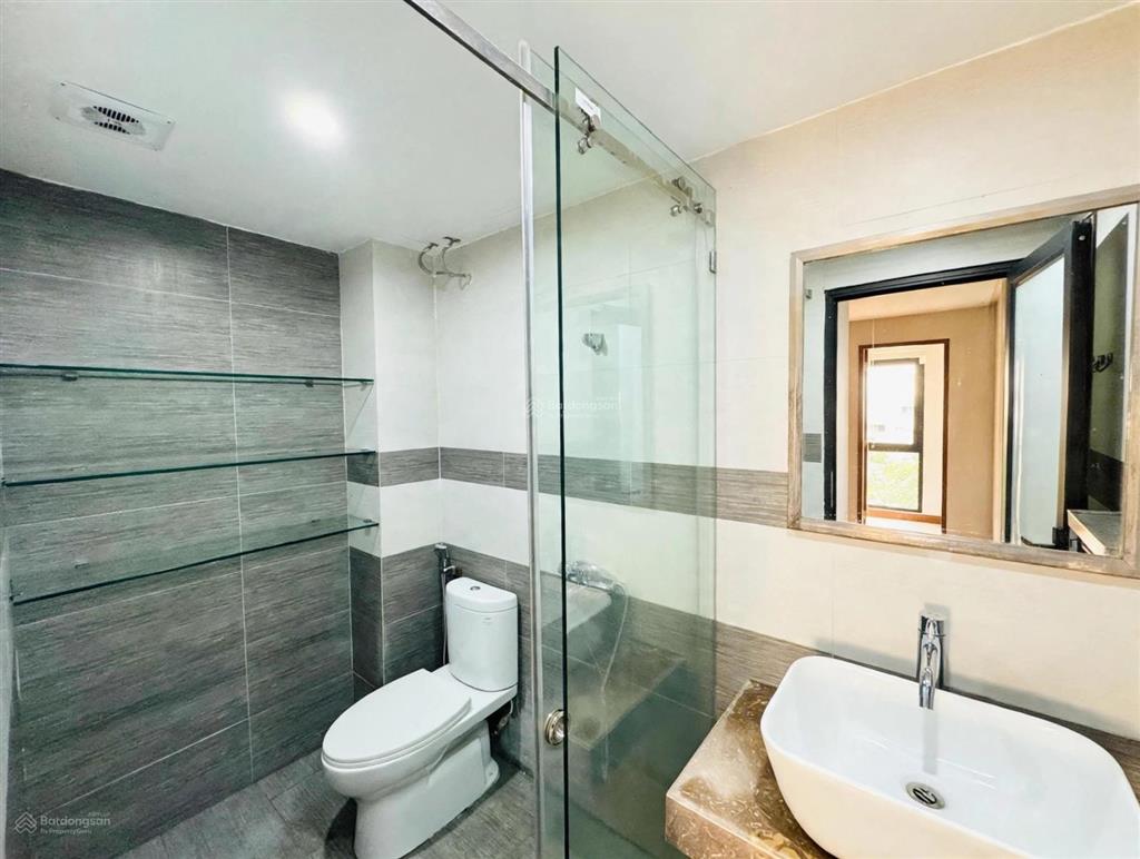 Cho thuê nguyên căn 5 tầng 18tr full nội thất cao cấp ôtô đỗ dừng cửa ngày đêm kinh doanh ở ngay