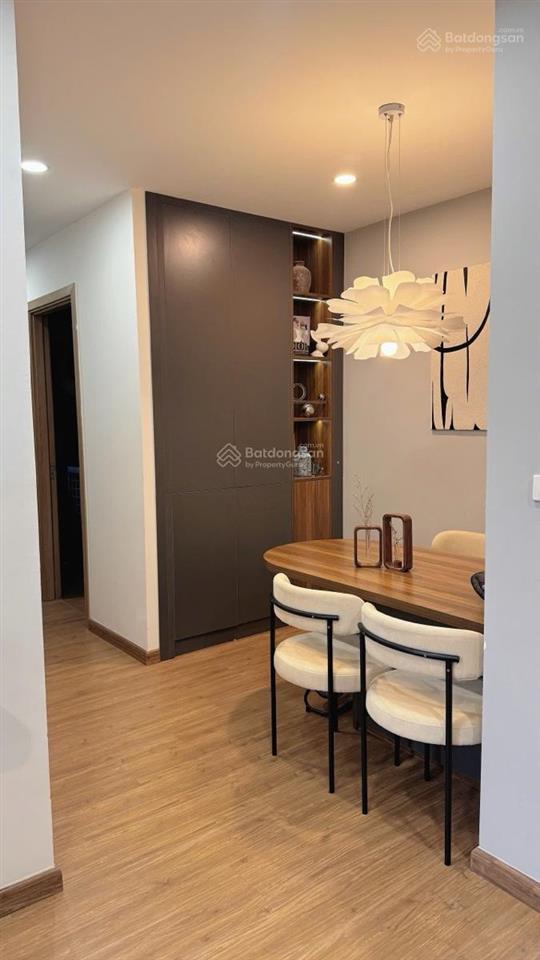 Chung cư căn góc 95m 2pn tòa g5  le grand jardin sài đồng | view thoáng  sáng vĩnh viễn ở luôn.