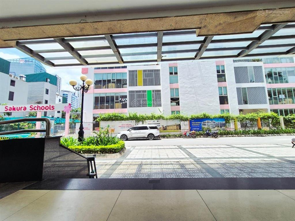 Bán nổi bật căn góc 75m2 full nội thất cao cấp view mặt đường tam trinh ở ngay