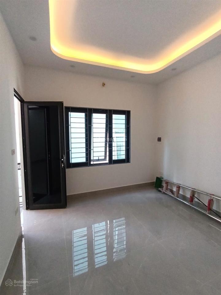 Bán nhà trương định 50m2 x 3 tầng, sân vườn, mới đẹp, ngõ thoáng, gần đh bách kinh  xây ở ngay