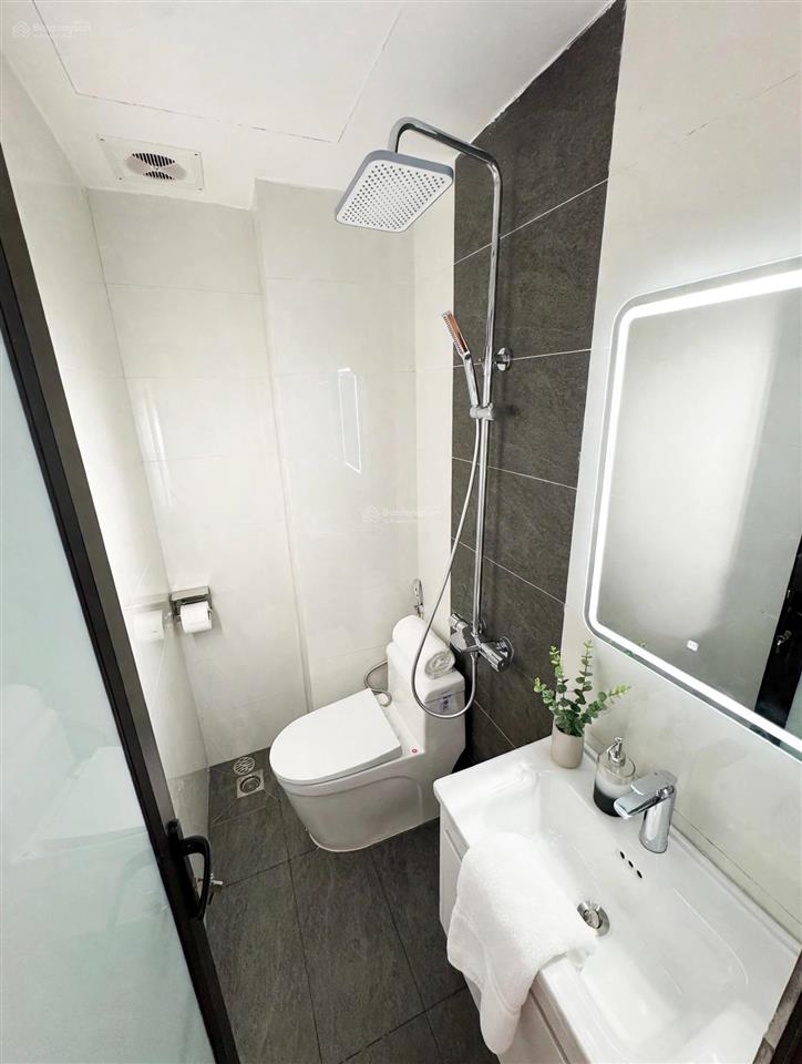 Lõi hai bà trưng  nhà mới tinh 6 tầng thang máy  6,95 tỷ  30m ra ô tô tránh  ở ngay