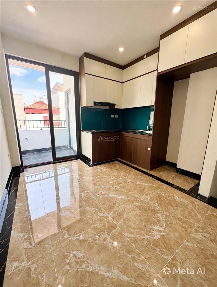 Lõi hai bà trưng  nhà mới tinh 6 tầng thang máy  6,95 tỷ  30m ra ô tô tránh  ở ngay