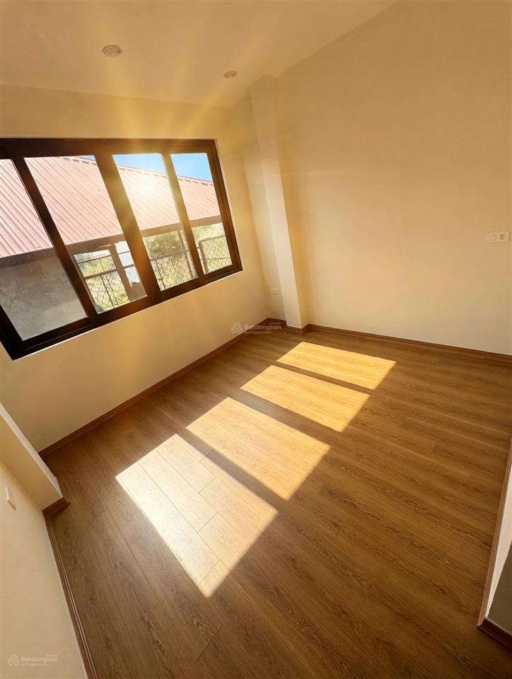 Lõi hai bà trưng  nhà mới tinh 6 tầng thang máy  6,95 tỷ  30m ra ô tô tránh  ở ngay