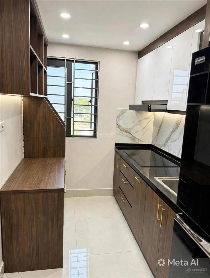Bán nhà phố cổ hàng thùng  sát mặt phố siêu đẹp ở luỗn
