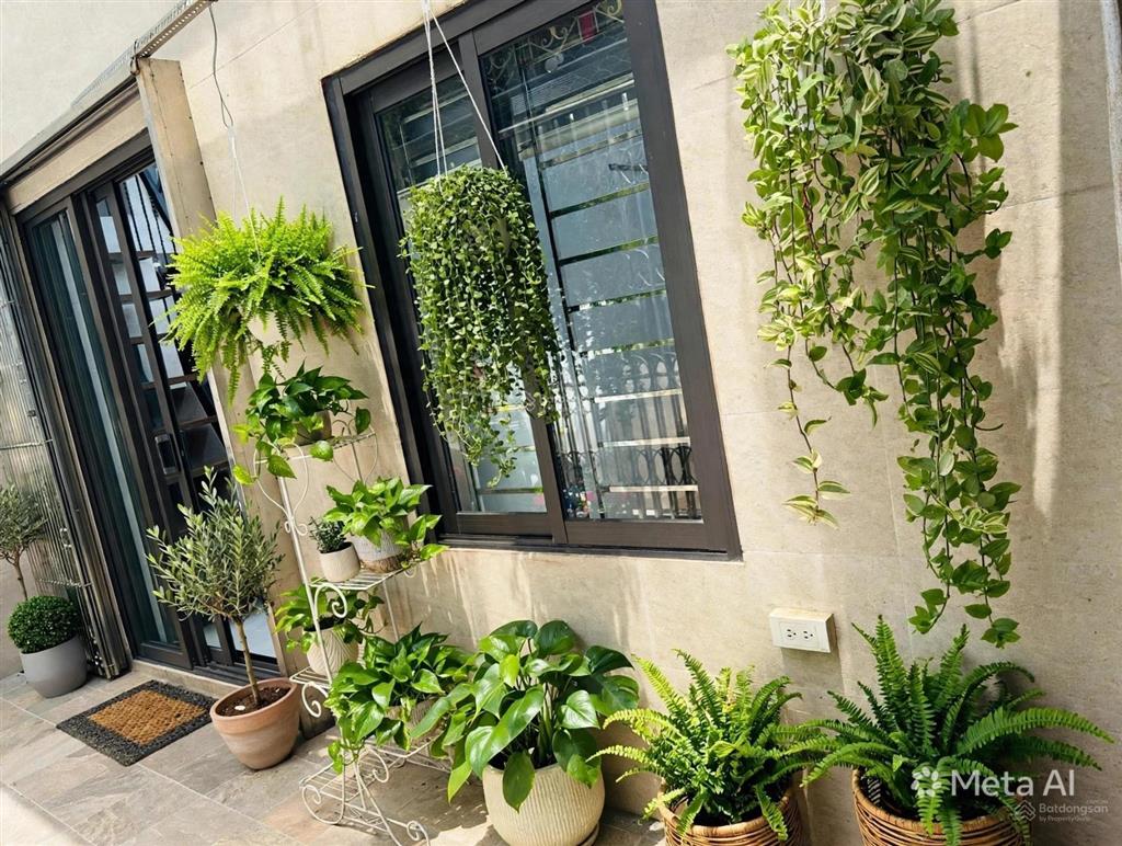 Bán nhà phố cổ hàng thùng  sát mặt phố siêu đẹp ở luỗn
