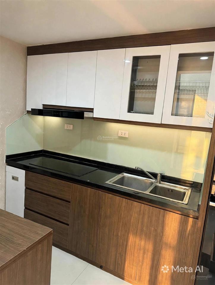 Bán nhà phố cổ hàng thùng  sát mặt phố siêu đẹp ở luỗn