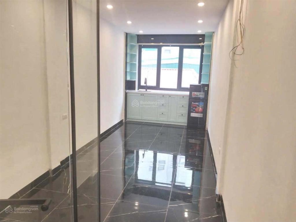 Bán gấp 31m2 x 5 tầng  nhỉnh 5 tỷ  phố hot cửa bắc, ba đình hà nội