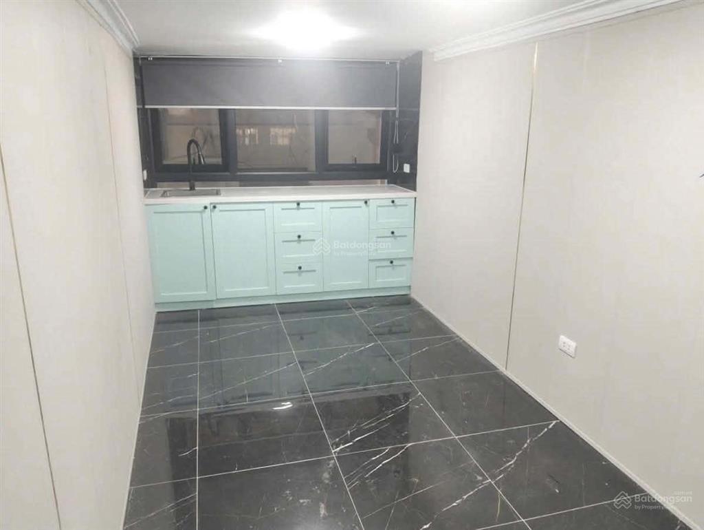 Bán gấp 31m2 x 5 tầng  nhỉnh 5 tỷ  phố hot cửa bắc, ba đình hà nội