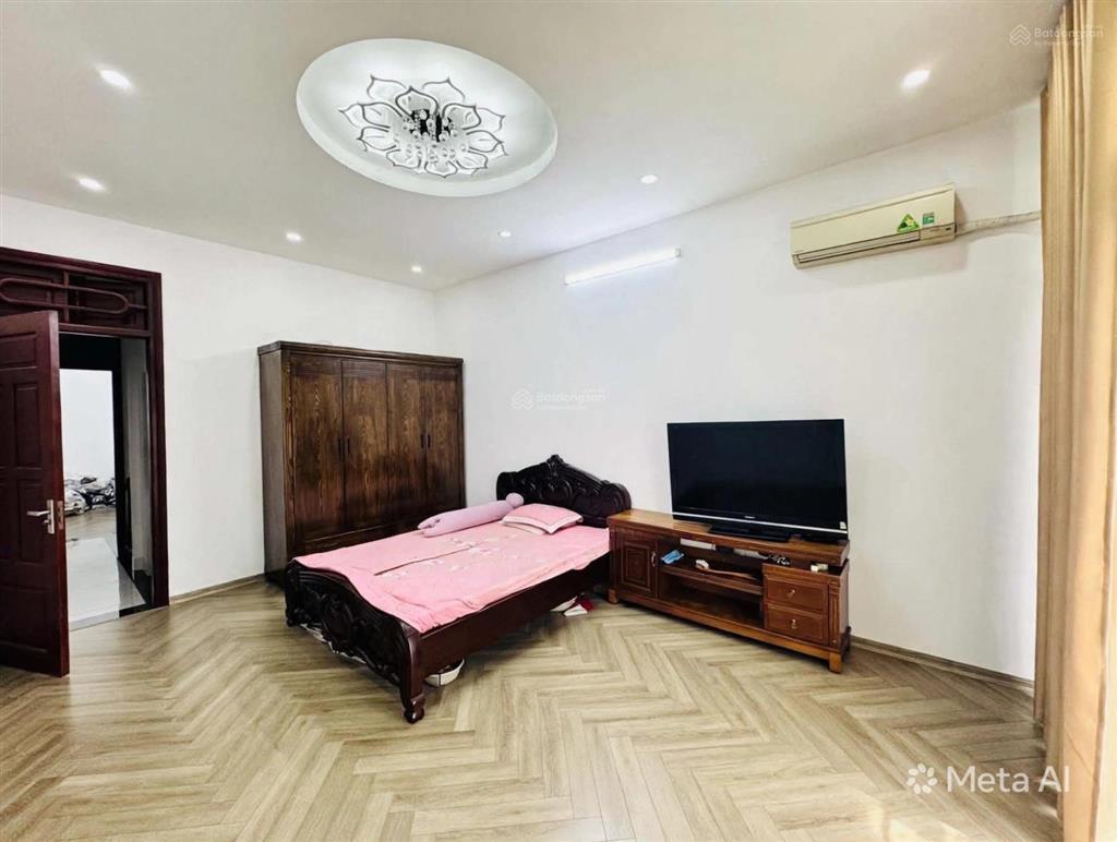 Mặt ngõ thông  ba gác tránh  65m2 x 4 tầng  sổ đỏ nở hậu  ngõ 146 hoàng mai