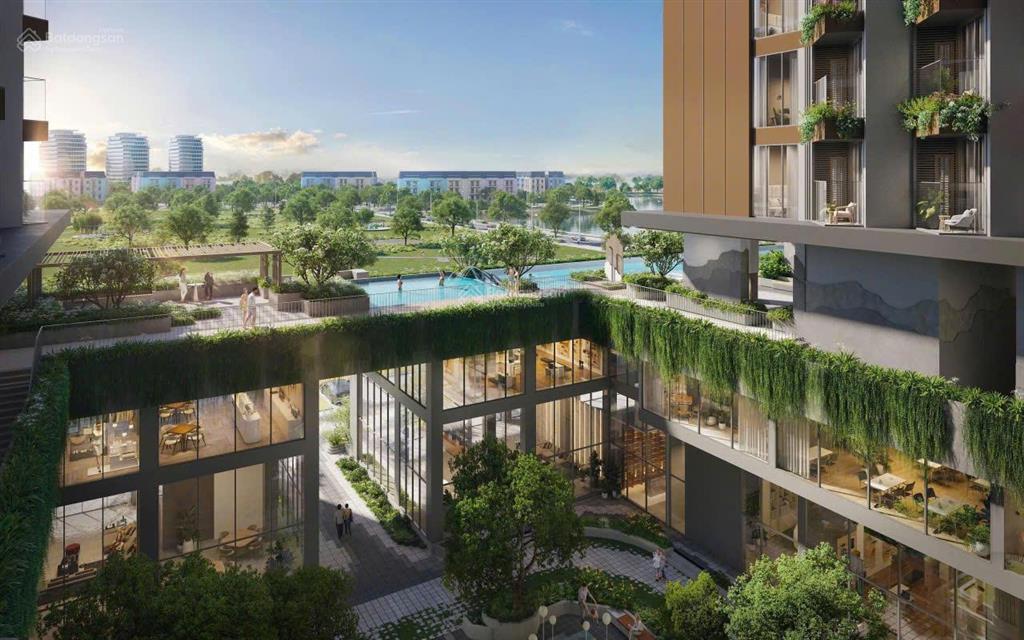 Suất ngoại giao rẻ hơn 3,5 tỷ ô góc shop chân đế sky m mặt đường hoàng quốc việt.  0977 141 ***