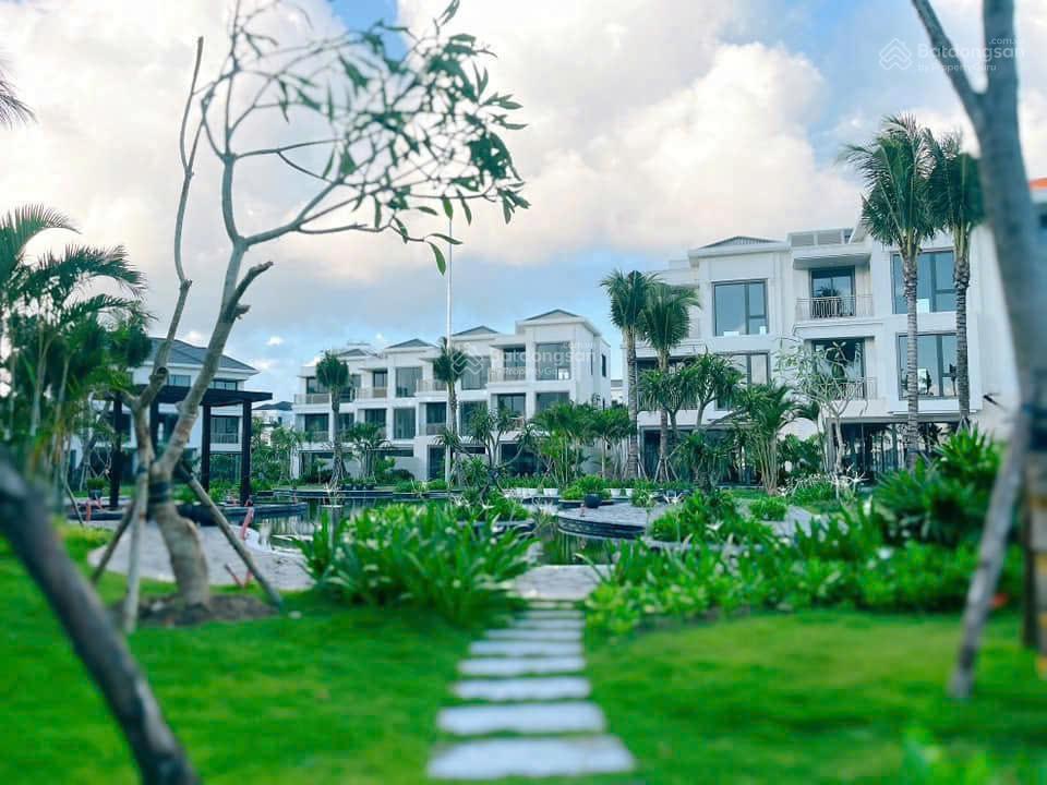 Bán bt ngoại giao góc mặt biển rẻ 5 tỉ, sổ đỏ lâu dài đẳng cấp nhất hạ long.  0977 141 ***