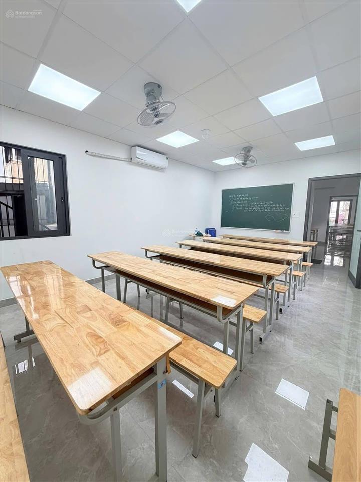 Mặt đường lán bè nhà lô góc 90m, 2,5 tầng 10,9 tỷ  dòng tiền 25 triệu/ tháng