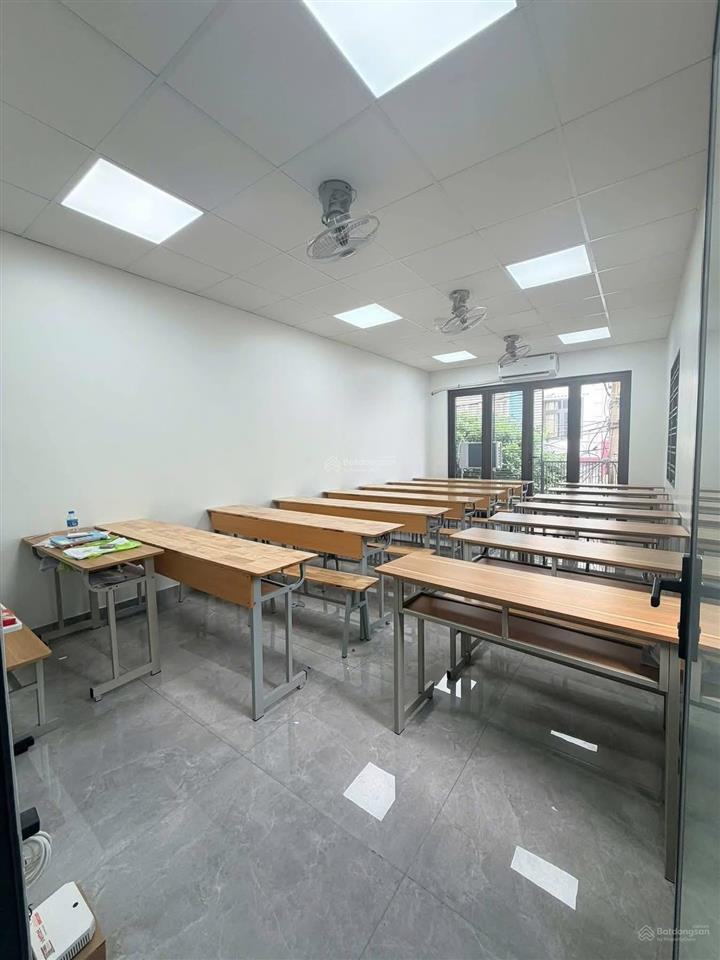 Mặt đường lán bè nhà lô góc 90m, 2,5 tầng 10,9 tỷ  dòng tiền 25 triệu/ tháng