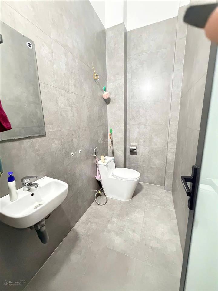 Mặt đường lán bè nhà lô góc 90m, 2,5 tầng 10,9 tỷ  dòng tiền 25 triệu/ tháng