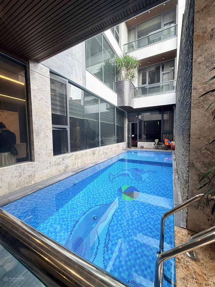 An trực biệt thự 273m, 4 tầng, bể bơi trong nhà 17,9 tỷ