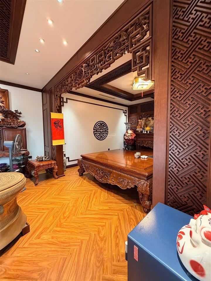 An trực biệt thự 273m, 4 tầng, bể bơi trong nhà 17,9 tỷ