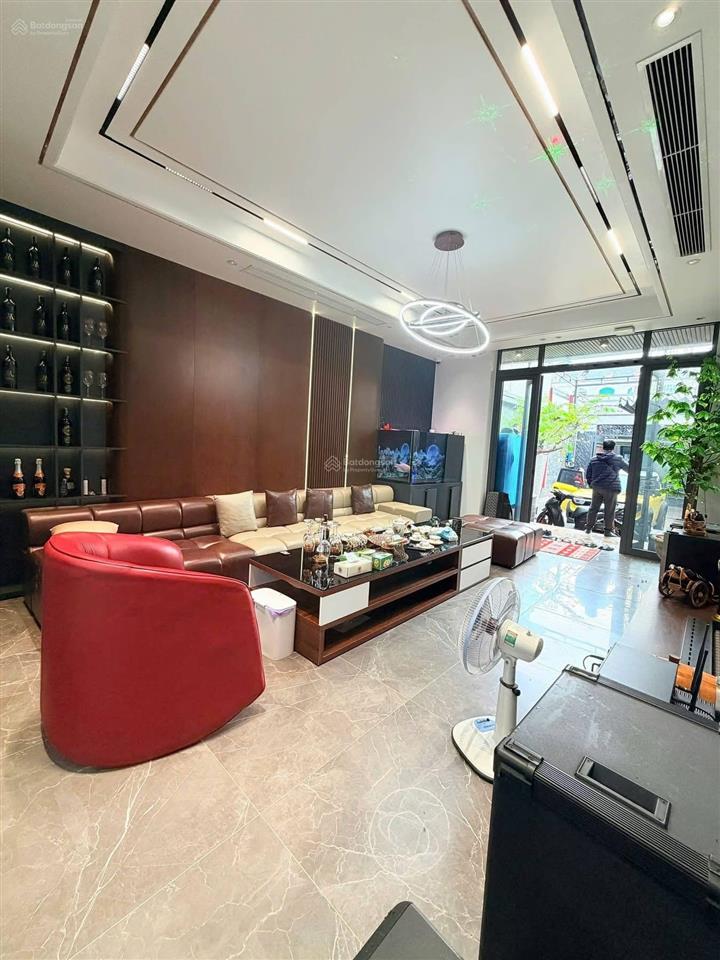 An trực biệt thự 273m, 4 tầng, bể bơi trong nhà 17,9 tỷ