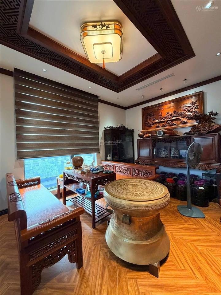 An trực biệt thự 273m, 4 tầng, bể bơi trong nhà 17,9 tỷ