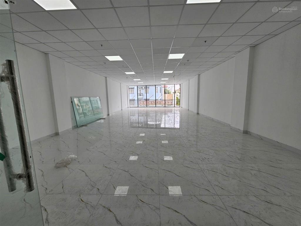 Tòa nhà mới xây  tân sơn nhì  hầm 6 tầng