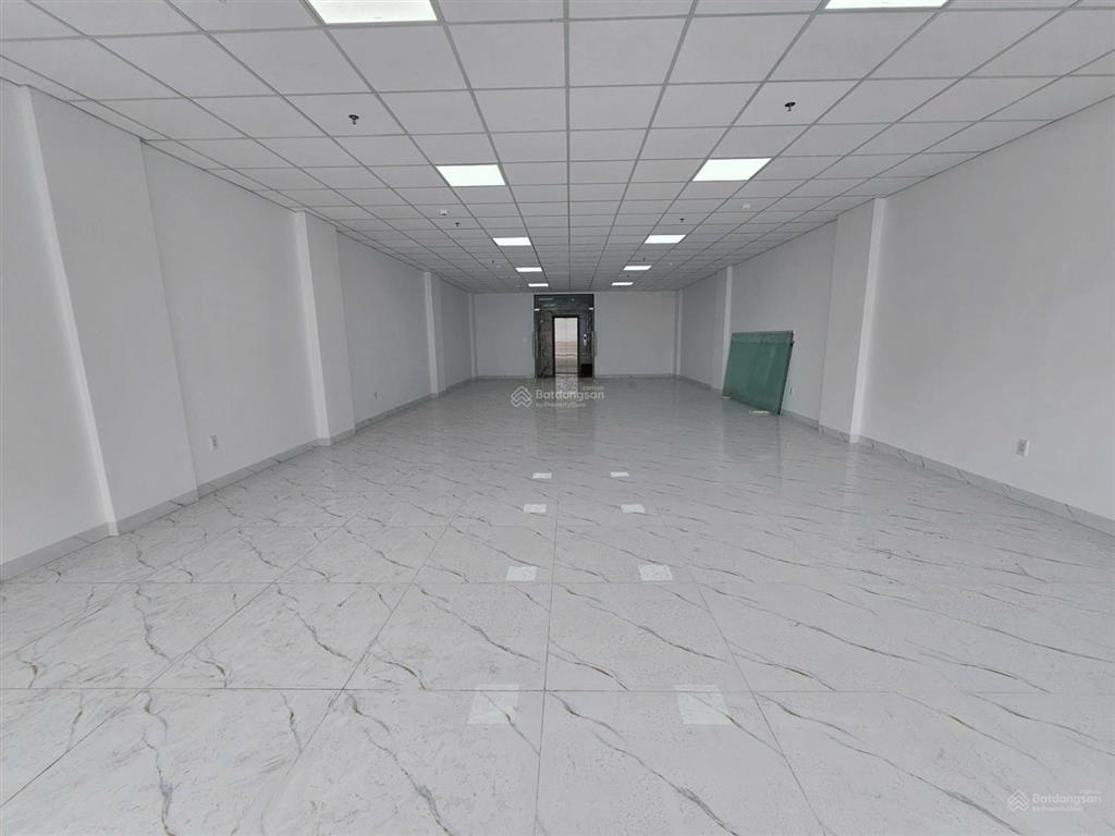 Tòa nhà mới xây  tân sơn nhì  hầm 6 tầng