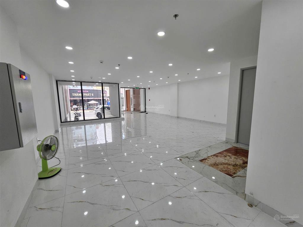 Tòa nhà mới xây  tân sơn nhì  hầm 6 tầng