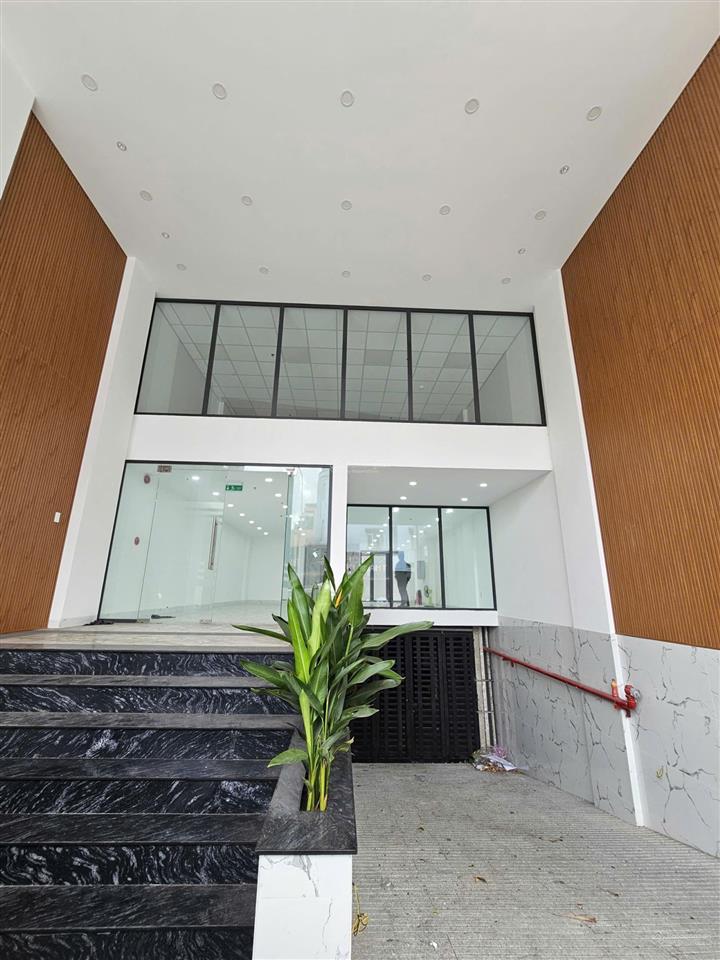 Tòa nhà mới xây  tân sơn nhì  hầm 6 tầng