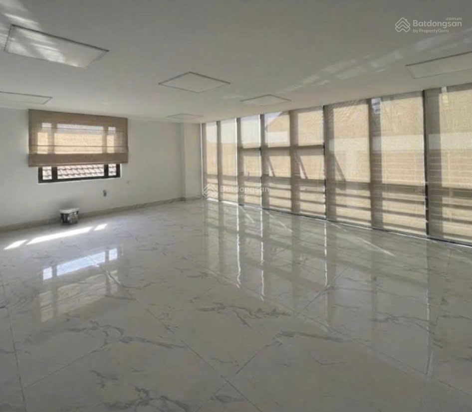 Siêu phẩm mặt tiền trần nhật duật q1, dt 8x16m, thang máy pccc đầy đủ